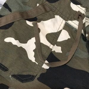 Guess Capri camo